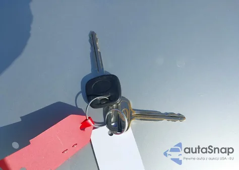 2005 Toyota Camry Le from USA, damaged, VIN 4T1BE32K55U527425